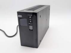 パソコンやルーターを落雷やサージから守り、電力を安定供給!自宅や小規模オフィスで活躍! オムロン ソーシアルソリューションズ 無停電電源装置 BW55T本体